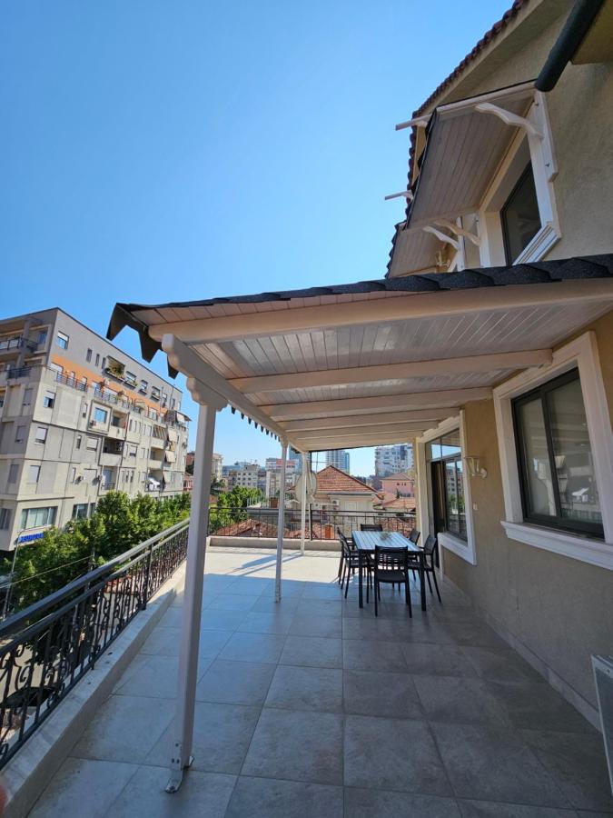 Appartamento Terrace Flat In Heart Of Tirana Esterno foto