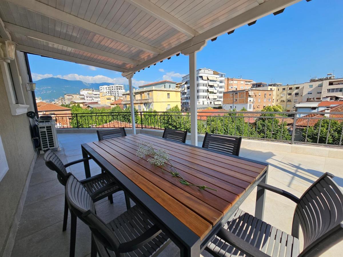 Appartamento Terrace Flat In Heart Of Tirana Esterno foto