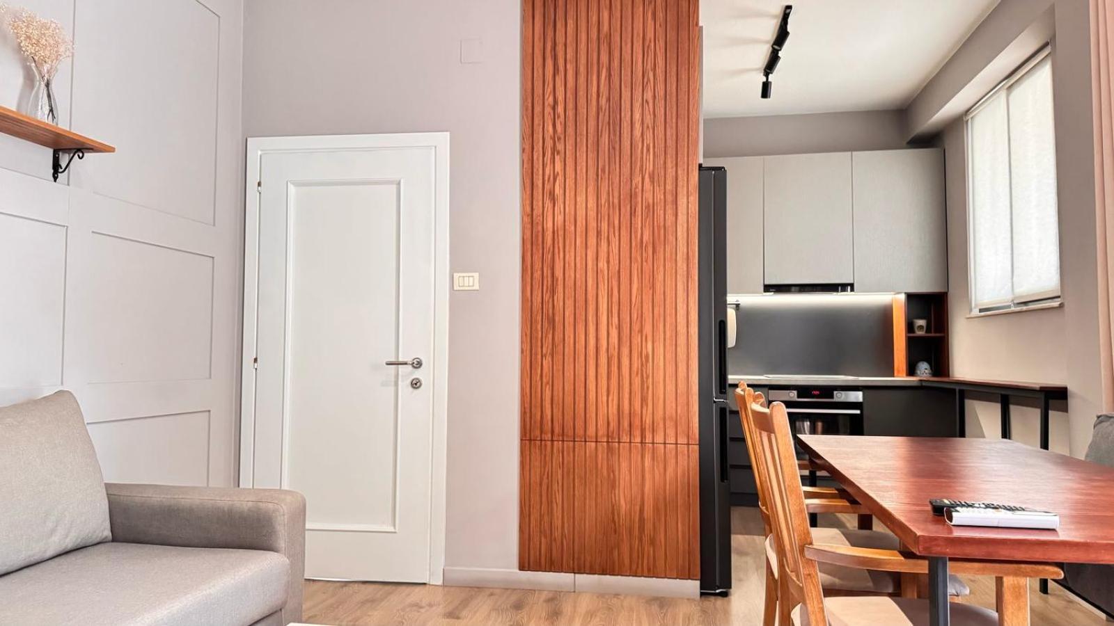 Appartamento Terrace Flat In Heart Of Tirana Esterno foto